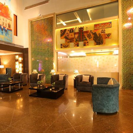 Hotel Gateway Grandeur Гувахати Екстериор снимка