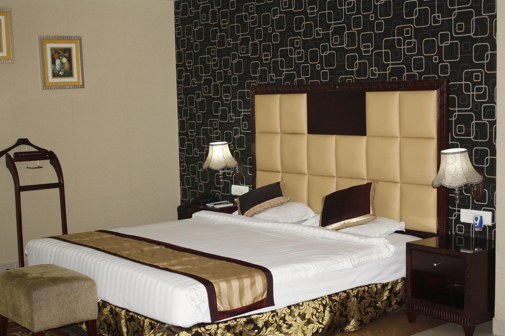 Hotel Gateway Grandeur Гувахати Екстериор снимка