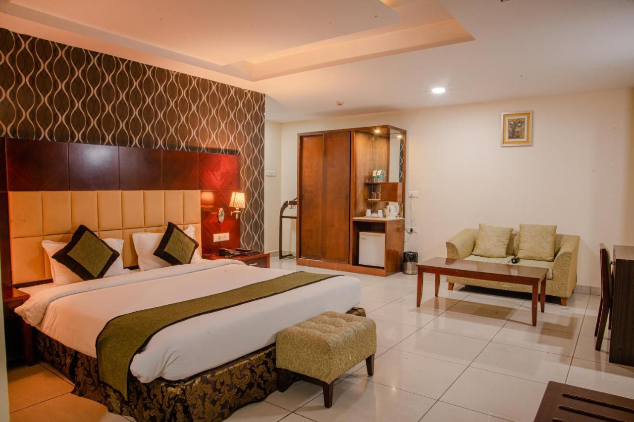Hotel Gateway Grandeur Гувахати Екстериор снимка