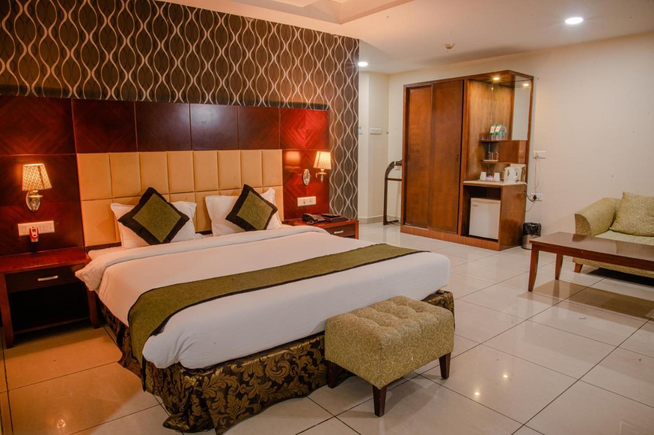 Hotel Gateway Grandeur Гувахати Екстериор снимка