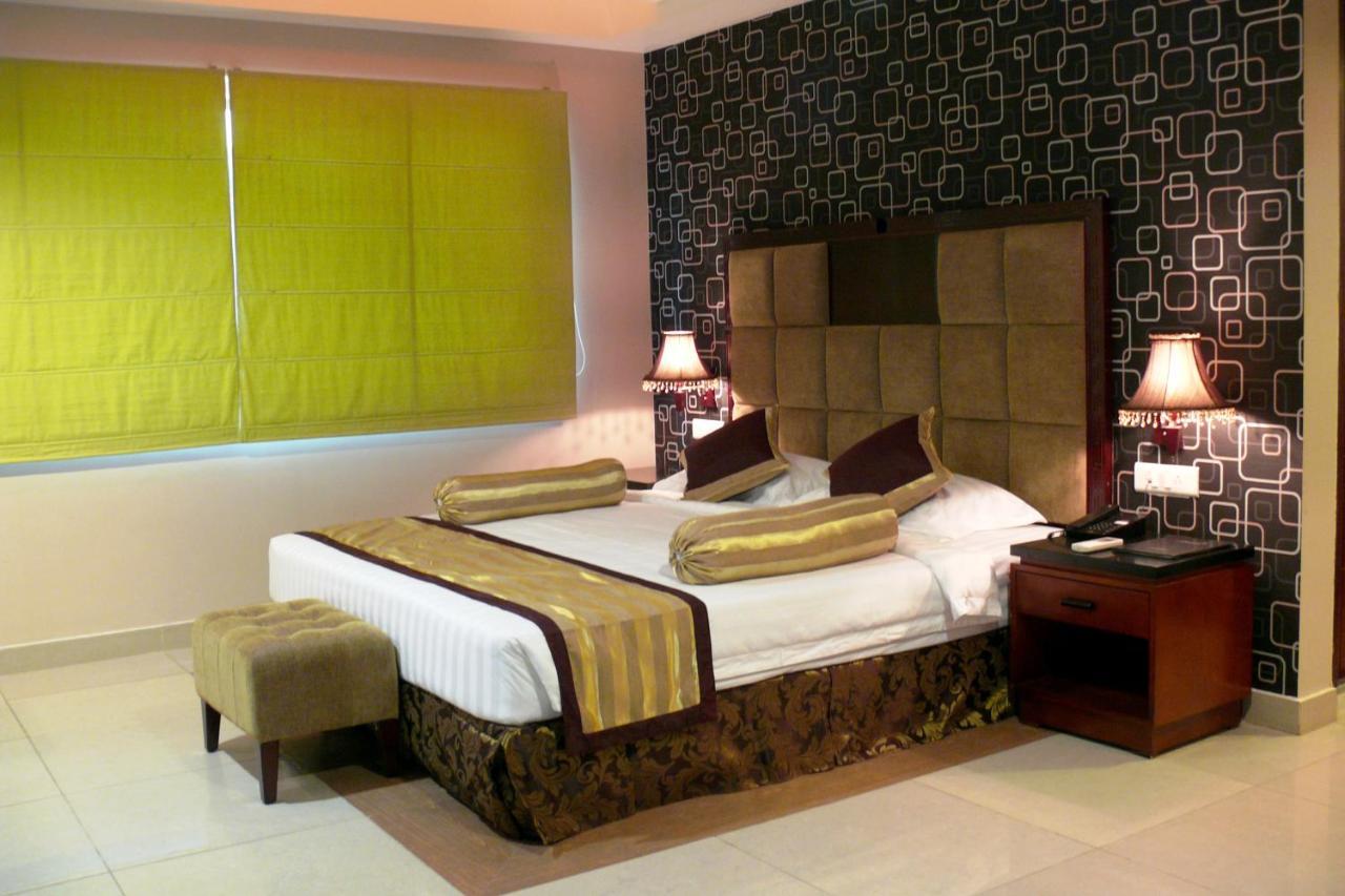 Hotel Gateway Grandeur Гувахати Екстериор снимка