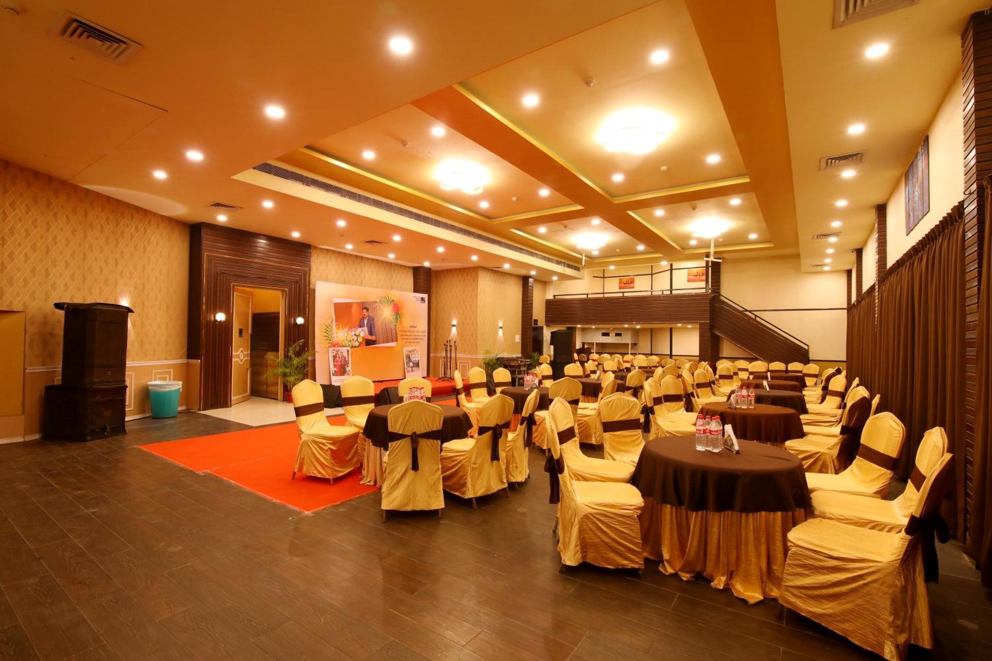 Hotel Gateway Grandeur Гувахати Екстериор снимка