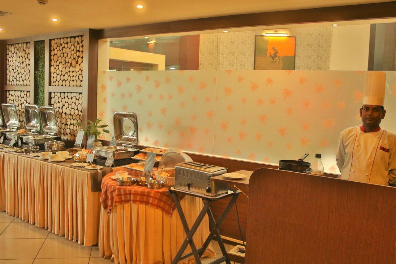 Hotel Gateway Grandeur Гувахати Екстериор снимка