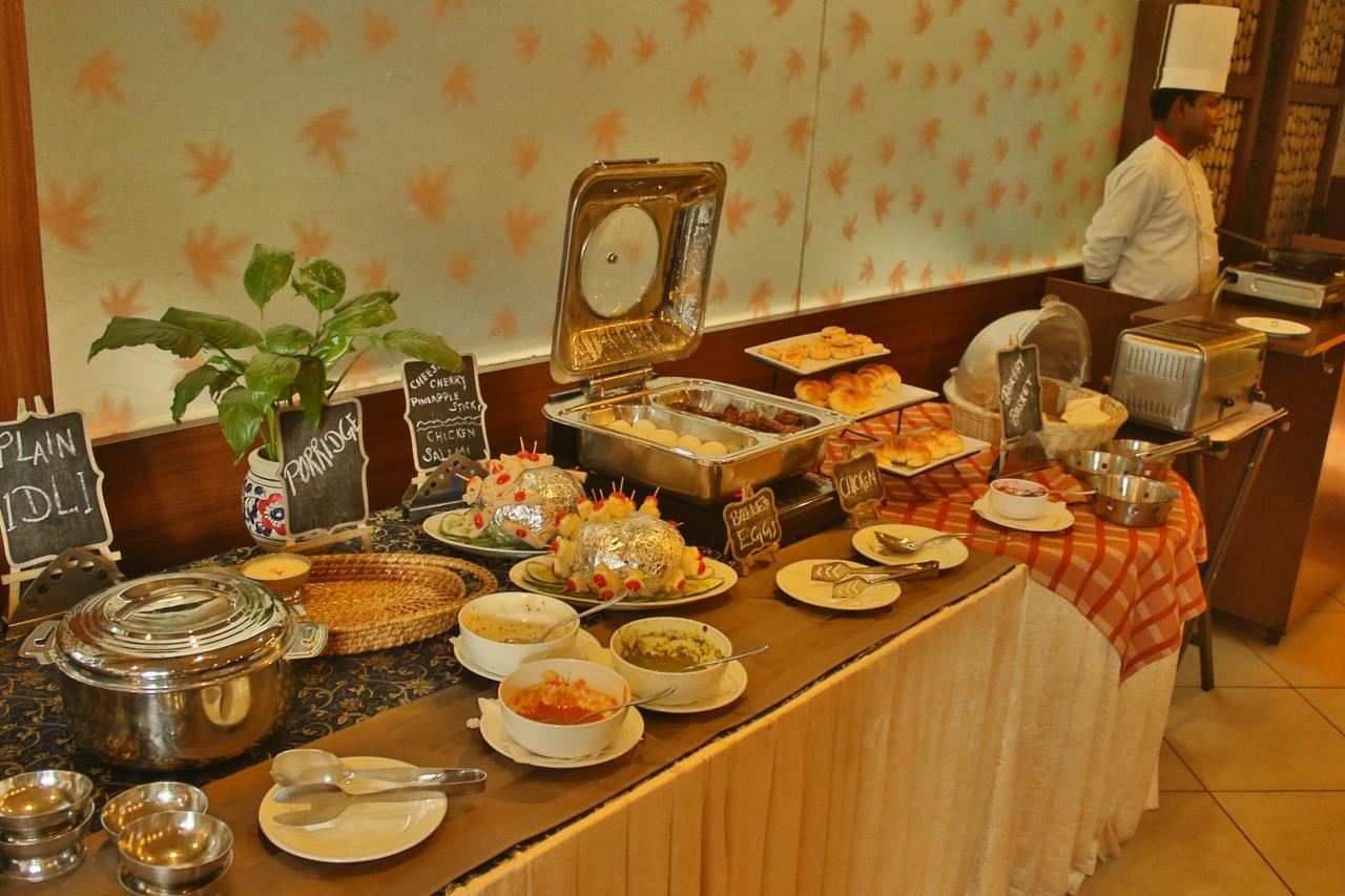 Hotel Gateway Grandeur Гувахати Екстериор снимка